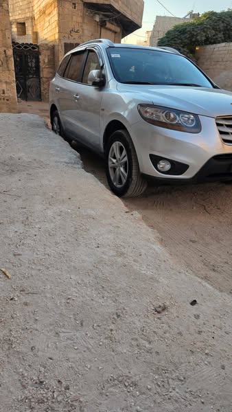Hyundai Santa Fe 2010 - صورة 2