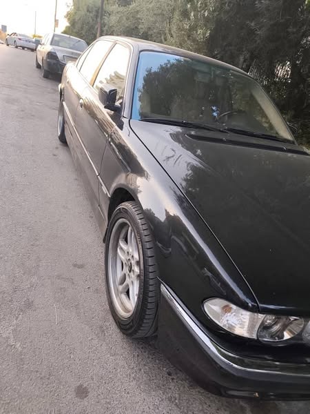 BMW 728 2001 - صورة 1