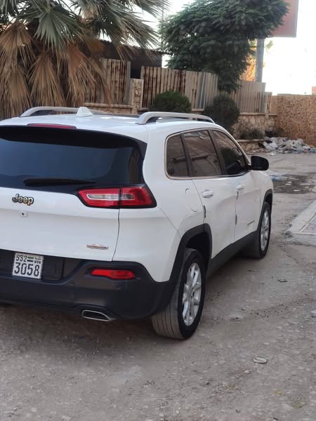 جيب شيروكي 2015 - صورة 2