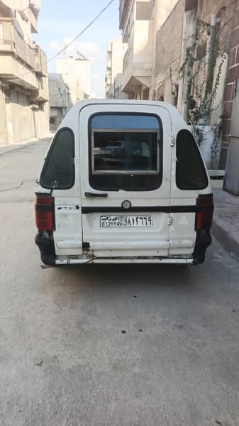 سكودا Pickup 1996 - صورة 2