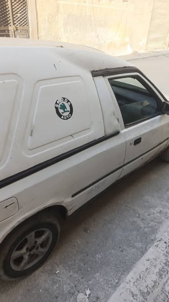 سكودا Pickup 1996 - صورة 3