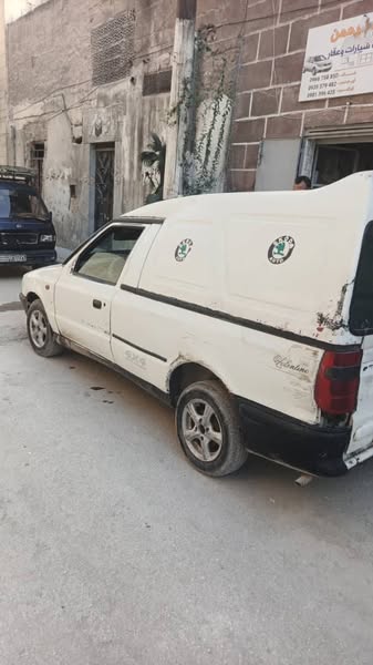 سكودا Pickup 1996 - صورة 5