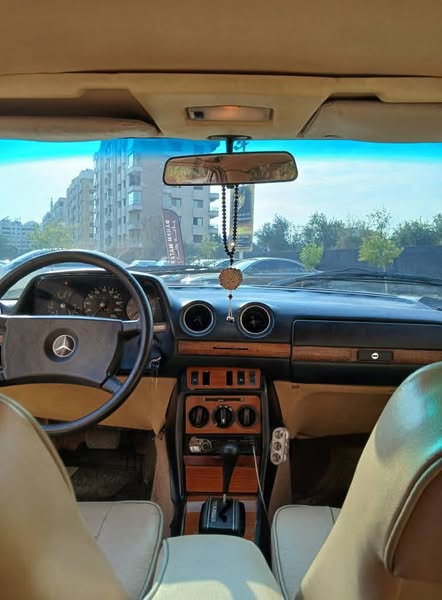 مرسيدس بنز 280 1981 - صورة 1