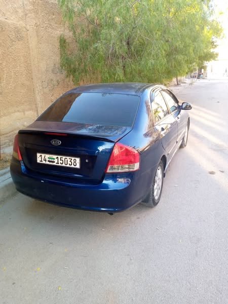 كيا سيراتو 2007 - صورة 2
