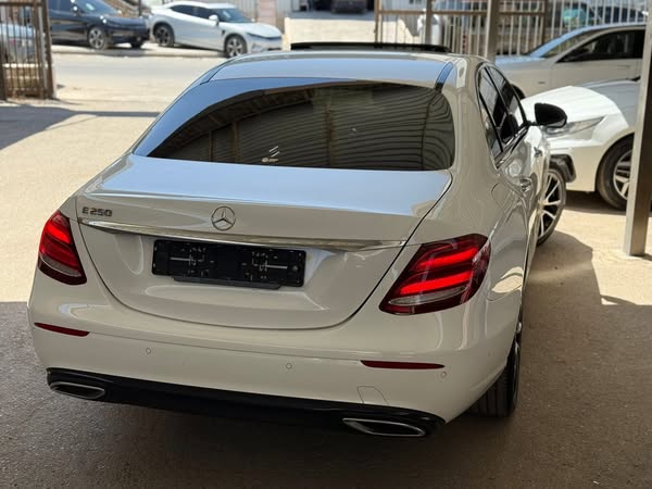 مرسيدس-بنز E-Class 2020 - صورة 4