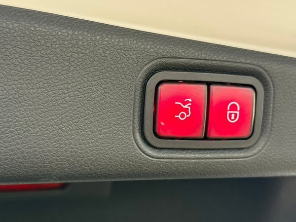 مرسيدس-بنز E-Class 2020 - صورة 5