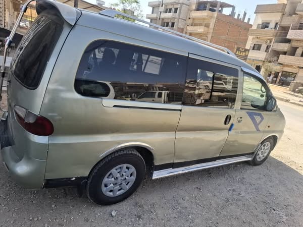 هيونداي H-1 2002 - صورة 3