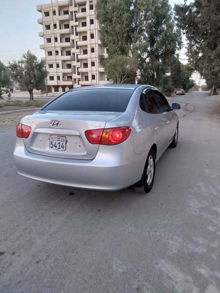 هونداي أفانتي 2009 - صورة 2