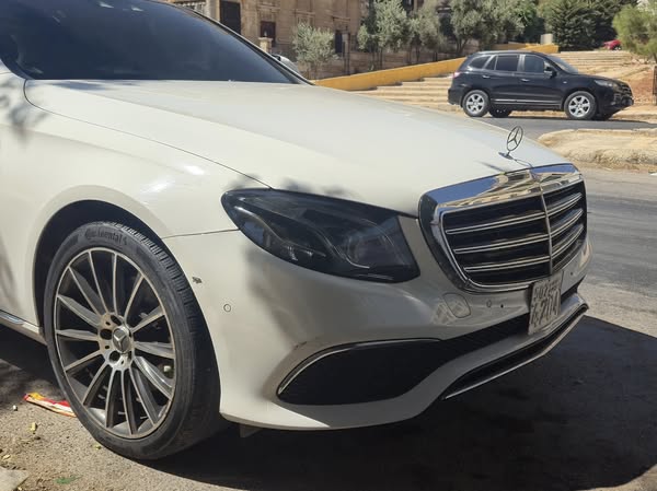 مرسيدس-بنز E-Class 2017 - صورة 1