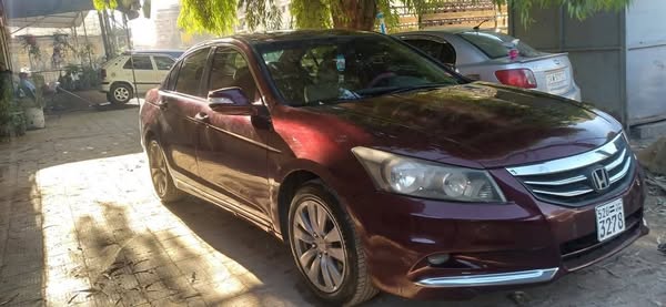 Honda Accord 2012 - صورة 1