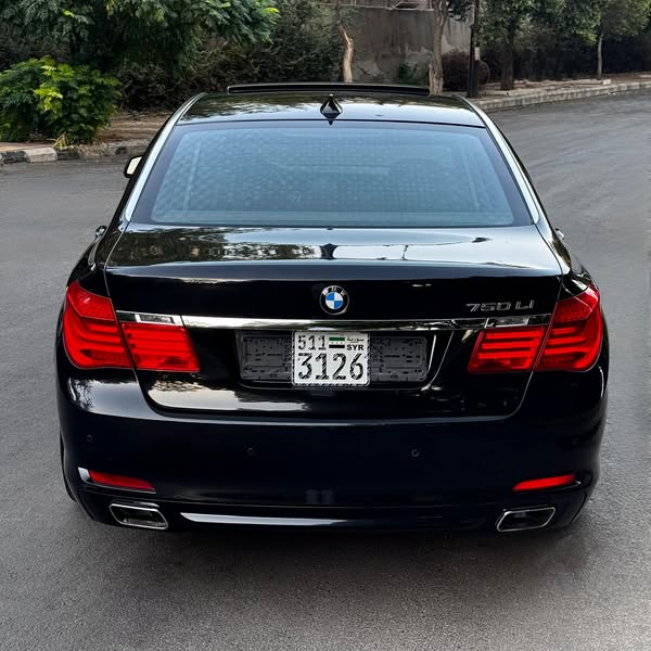 BMW 750Li 2012 - صورة 4