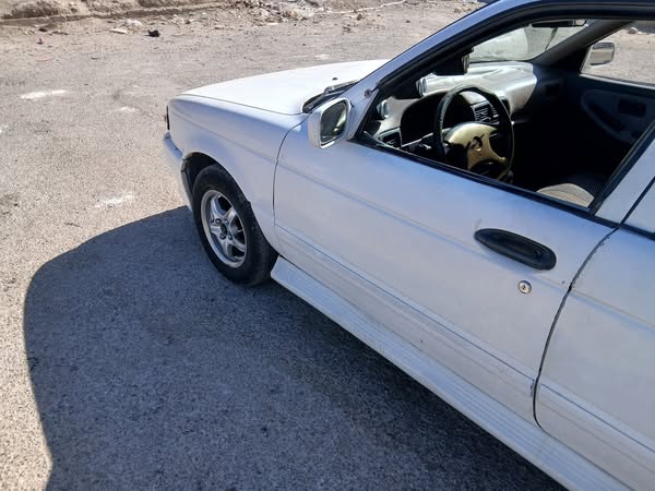 نيسان Sunny 1993 - صورة 1