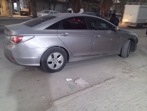 هيونداي سوناتا 2012 - صورة 2
