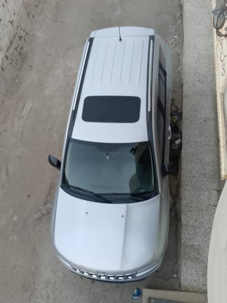 جيب شيروكي 2012 - صورة 4