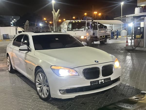 BMW 740Li 2011 - صورة 1
