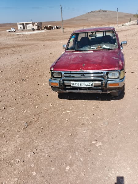 تويوتا هايلوكس 1992 - صورة 1