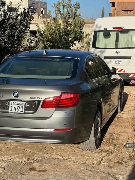 BMW 520i 2013 - صورة 2