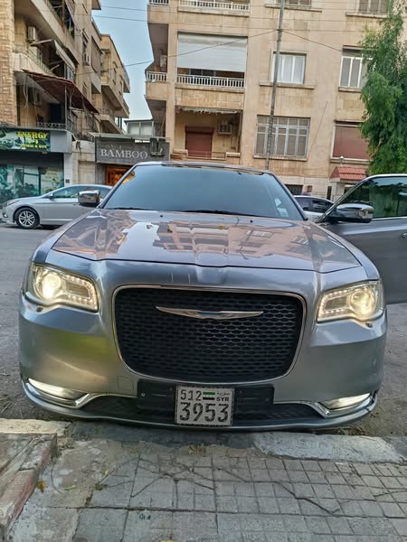 كرايسلر 300 2015 - صورة 1