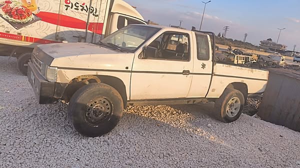 نيسان Pickup 1998 - صورة 2