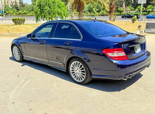 Mercedes-Benz C-Class 2011 - صورة 3