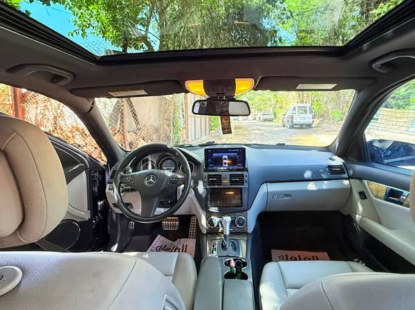 Mercedes-Benz C-Class 2011 - صورة 5