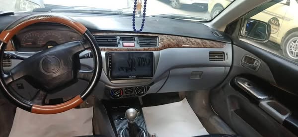 ميتسوبيشي لانسر 2002 - صورة 3