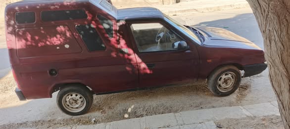 سكودا بيك اب 1993 - صورة 1