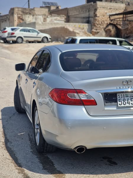 انفنتي M37 2010 - صورة 2