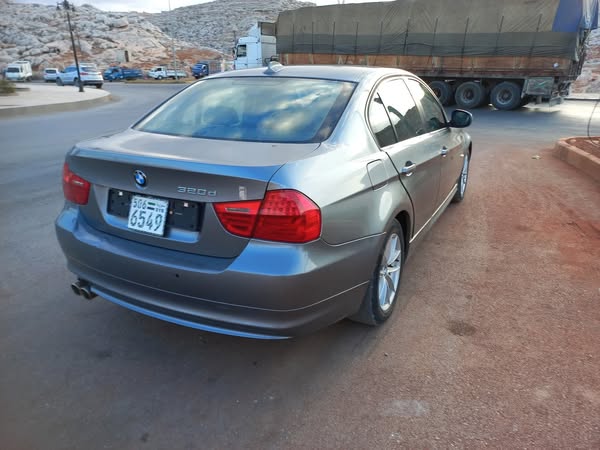 بي إم دبليو 320d 2010 - صورة 2