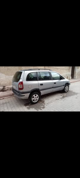 اوبل زافيرا 2000 - صورة 2