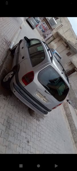اوبل زافيرا 2000 - صورة 4