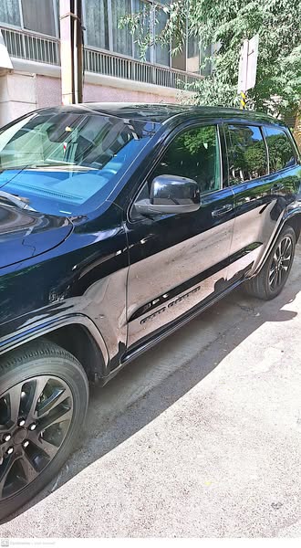 Jeep غراند شيروكي 2018 - صورة 3