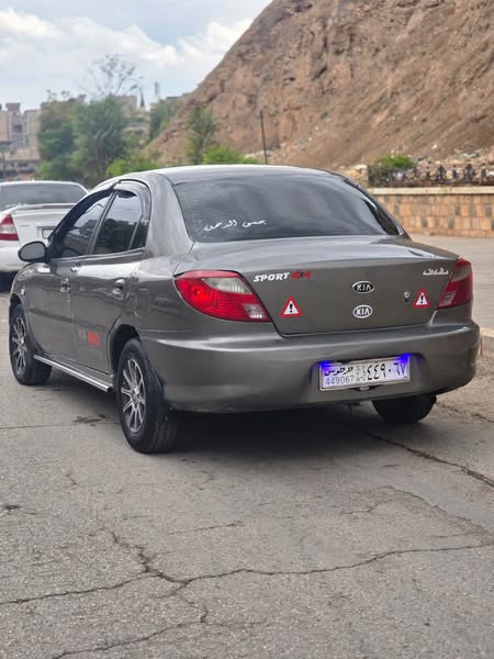 كيا ريو 2002 - صورة 4