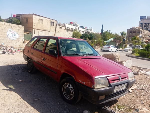 سكودا Favorit 1994 - صورة 2