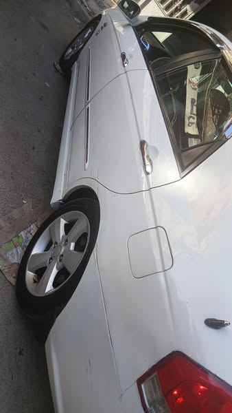 كيا سيراتو 2008 - صورة 3