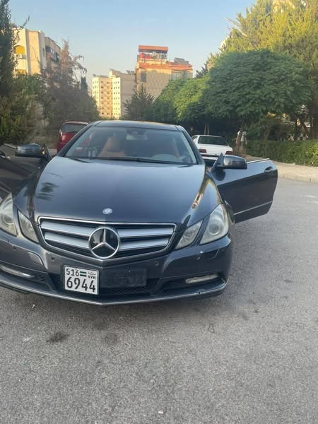 Mercedes-Benz E-Class Coupe 2011 - صورة 4