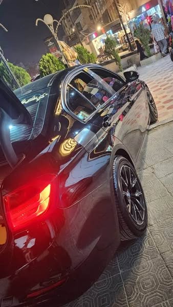 BMW 320i 2013 - صورة 3