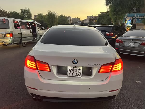 BMW 5 Series 2012 - صورة 4