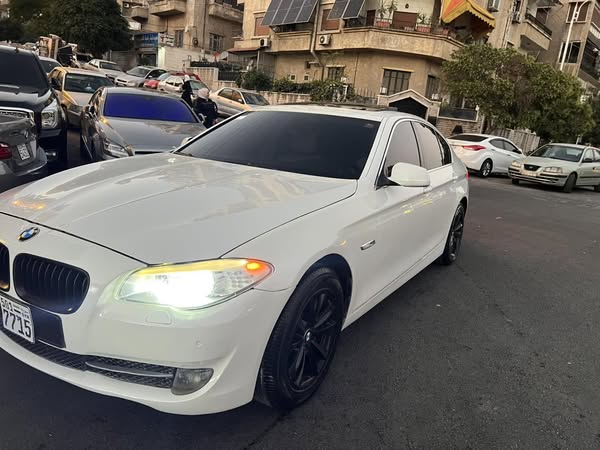 BMW 5 Series 2012 - صورة 2