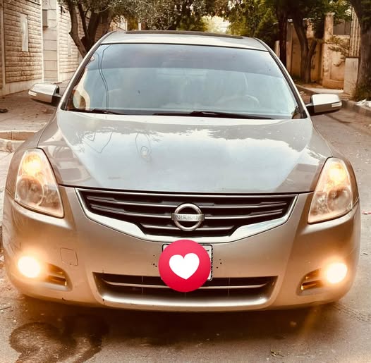 نيسان التيما 2012