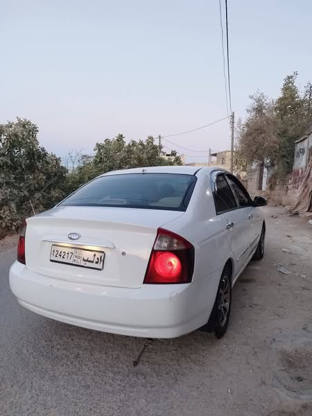 كيا سيراتو 2006 - صورة 2