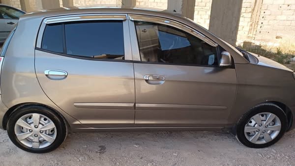 ميتسوبيشي كولت 1983 - صورة 3