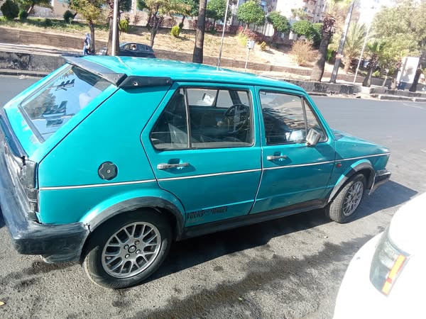 فولكس فاجن جولف 1976 - صورة 3