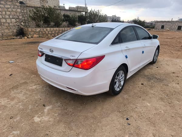 Hyundai Sonata 2011 - صورة 2