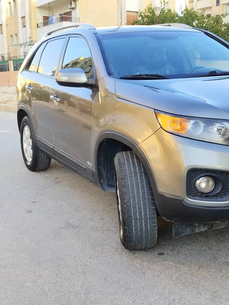 كيا سورينتو 2012 - صورة 1