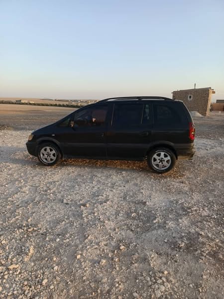 Opel Zafira 2000 - صورة 1