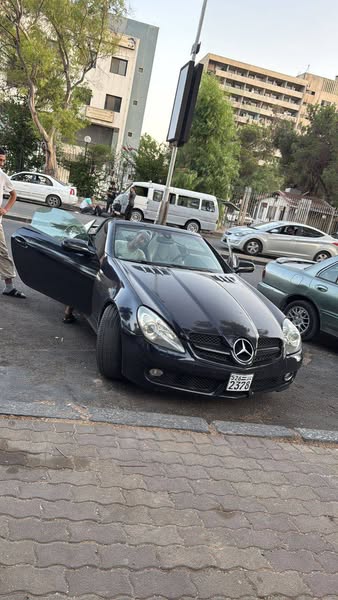 مرسيدس-بنز SLK 200 2011 - صورة 1