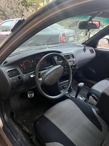 تويوتا كورولا 1993 - صورة 3