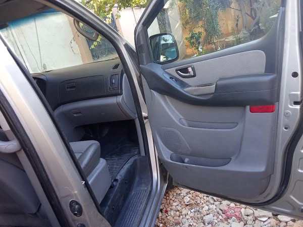 هيونداي ستاركـس 2011 - صورة 4