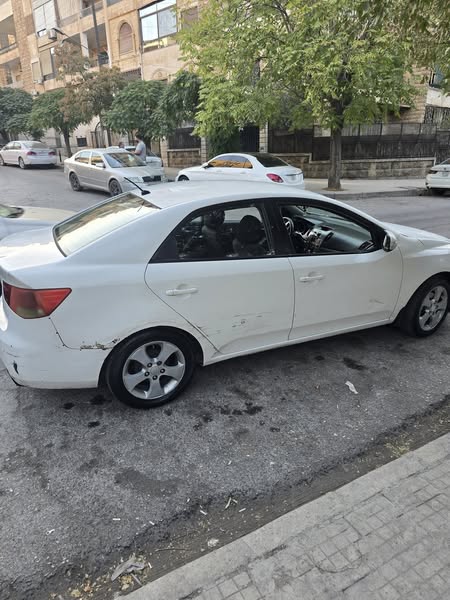 كيا فورتي 2010 - صورة 4